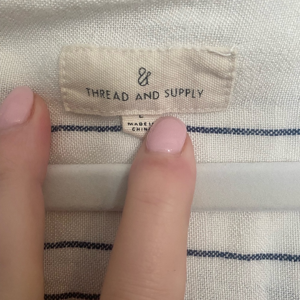Thread and supply large top - Picture 3 of 3